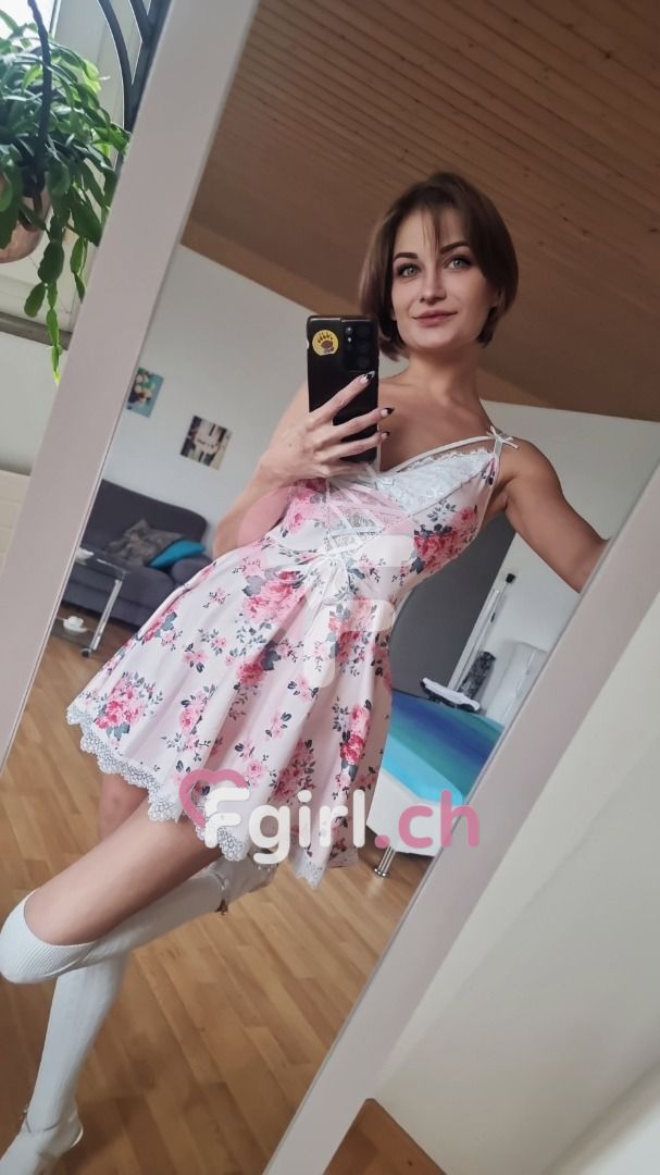 Andrea Escort à Lausanne Belle blonde pour du sexe torride