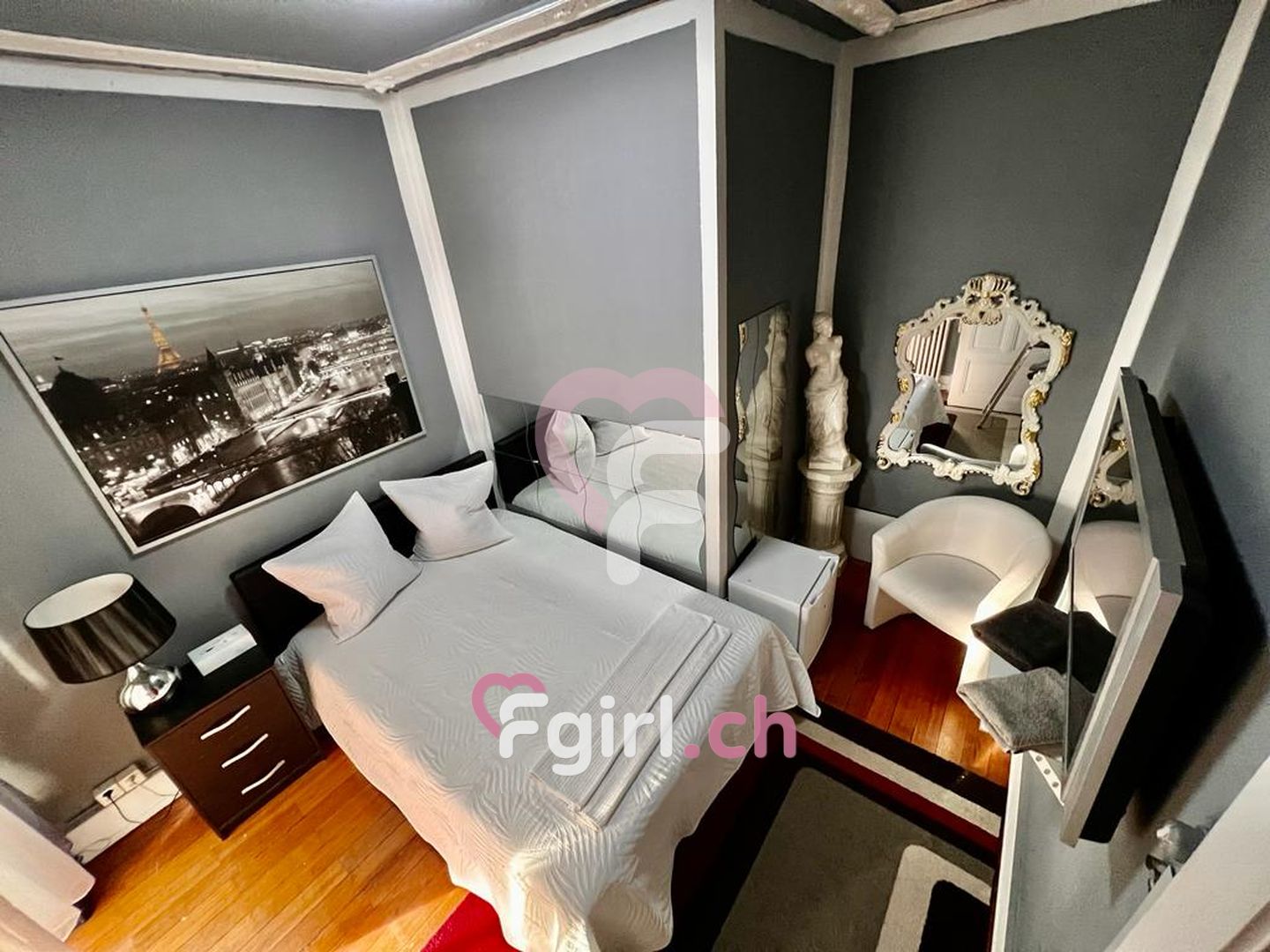 Luxury chambre - Salon érotique à Lausanne - Escort & Massage